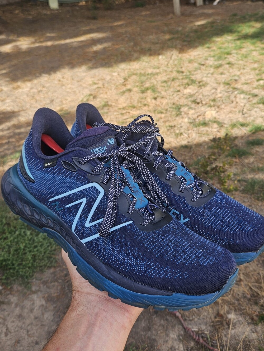 New Balance 880 Men’s Navy and Light Blue Gore-Tex Athletic Running Shoes